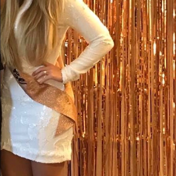 White sequins long sleeve party dress - Picture 3 of 12